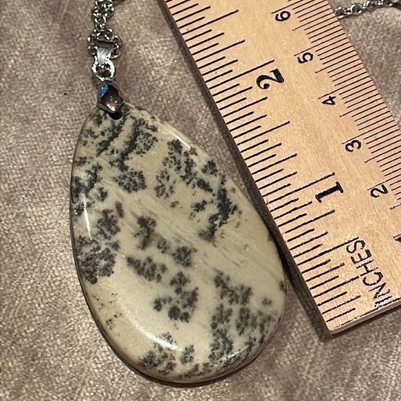 Beautiful Natural Jasper Necklace 18” chain - Picture 5 of 9
